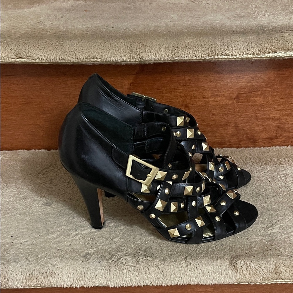 Saks Fifth Avenue Black Heels Gold Accents Women's Size 10M - Picture 3 of 12